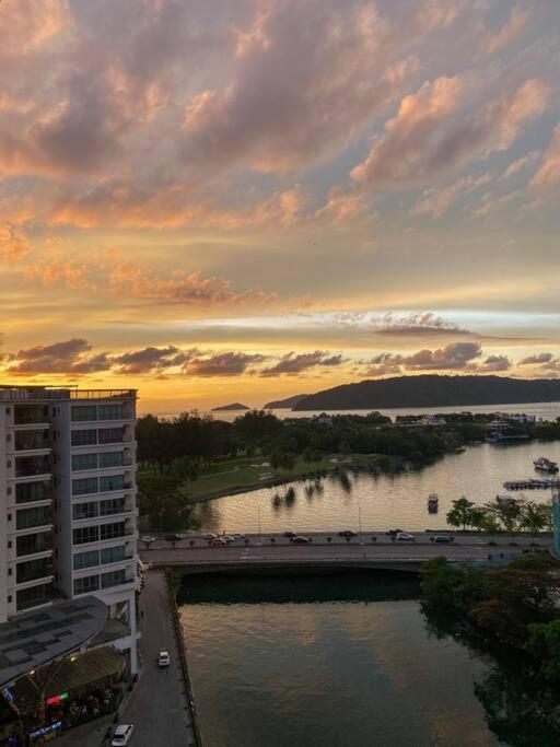 Seaview Homestay At The Loft, Imago Kk Kota Kinabalu Exterior photo